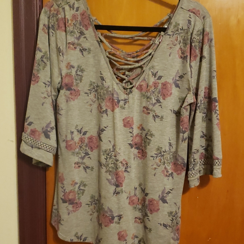 Maurices floral shirt